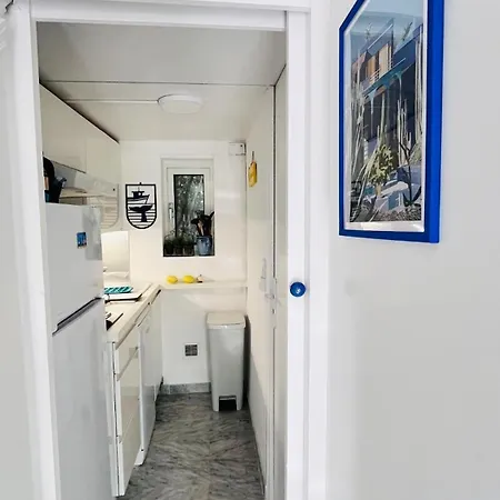 Un Coin De Paradis Au Pied De La Grande Bleue * Saint-Raphael (Var)