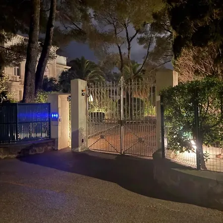 Un Coin De Paradis Au Pied De La Grande Bleue Lägenhet Saint-Raphaël